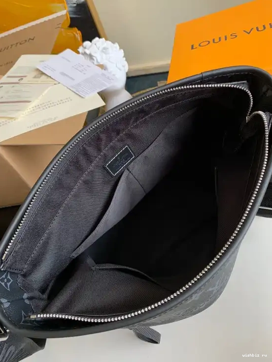 WIS BAG MESSENGER VUITTON LOUIS 0521